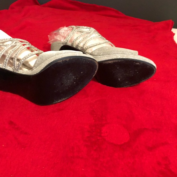 Stunning crystal embellished silver formal heels - Picture 3 of 6